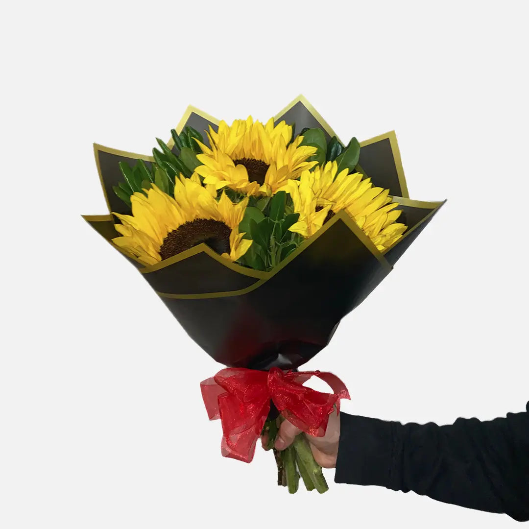 Bouquet of 3 sunflowers and accessories