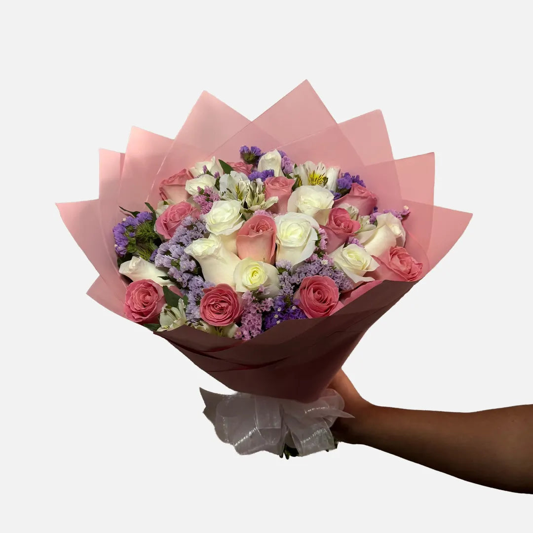 Ramo de 20 rosas blancas, rosas y complementos