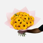 Ramo de 20 gerberas y complementos