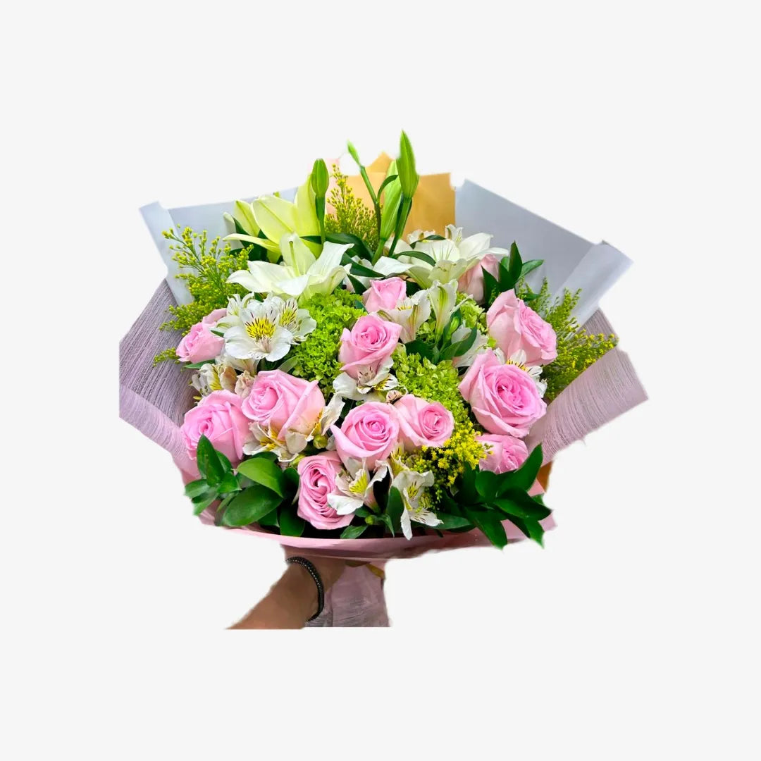 Ramo de Rosas con Lirios y Follaje
