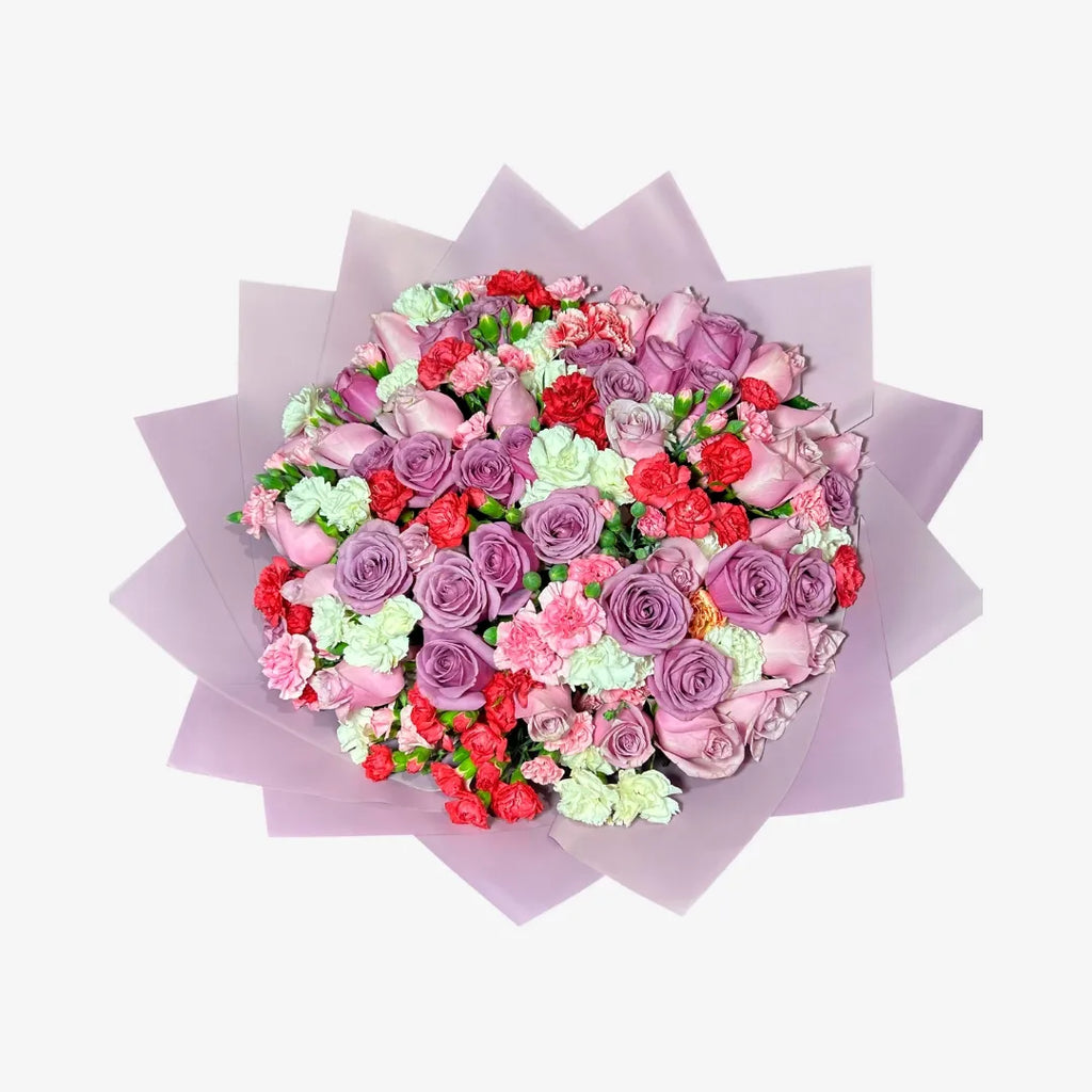 Bouquet of 50 Roses and Accessories