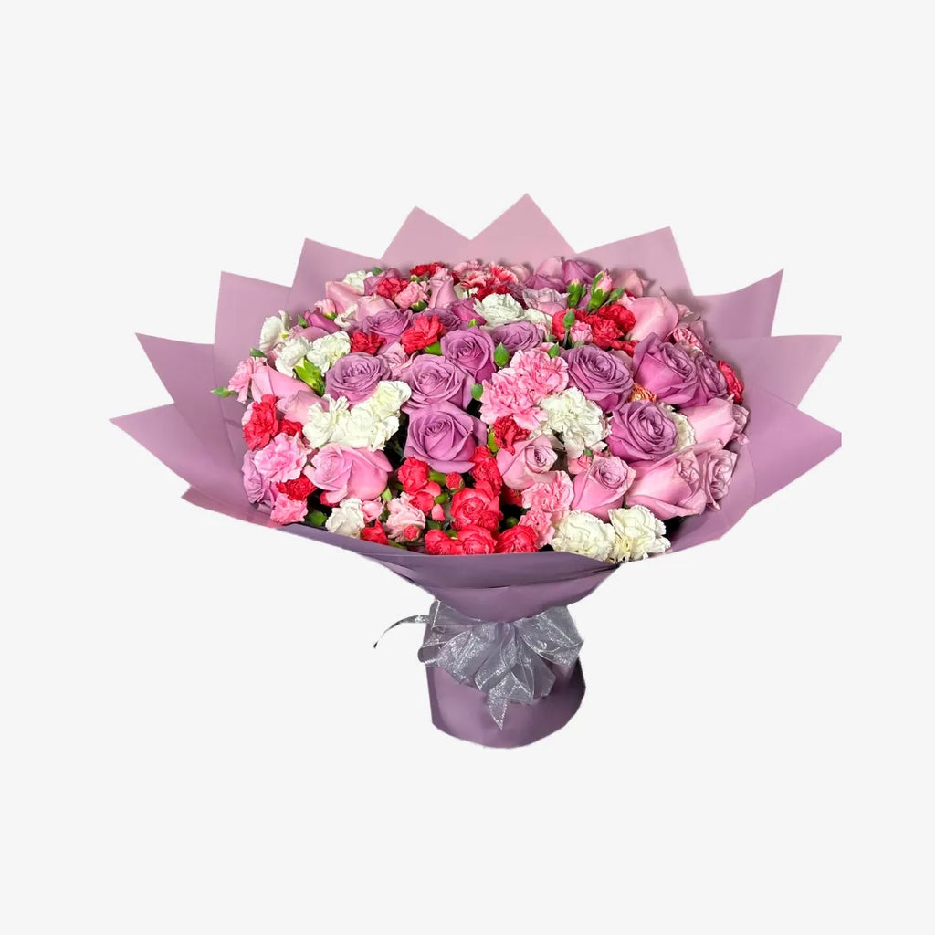 Bouquet of 50 Roses and Accessories