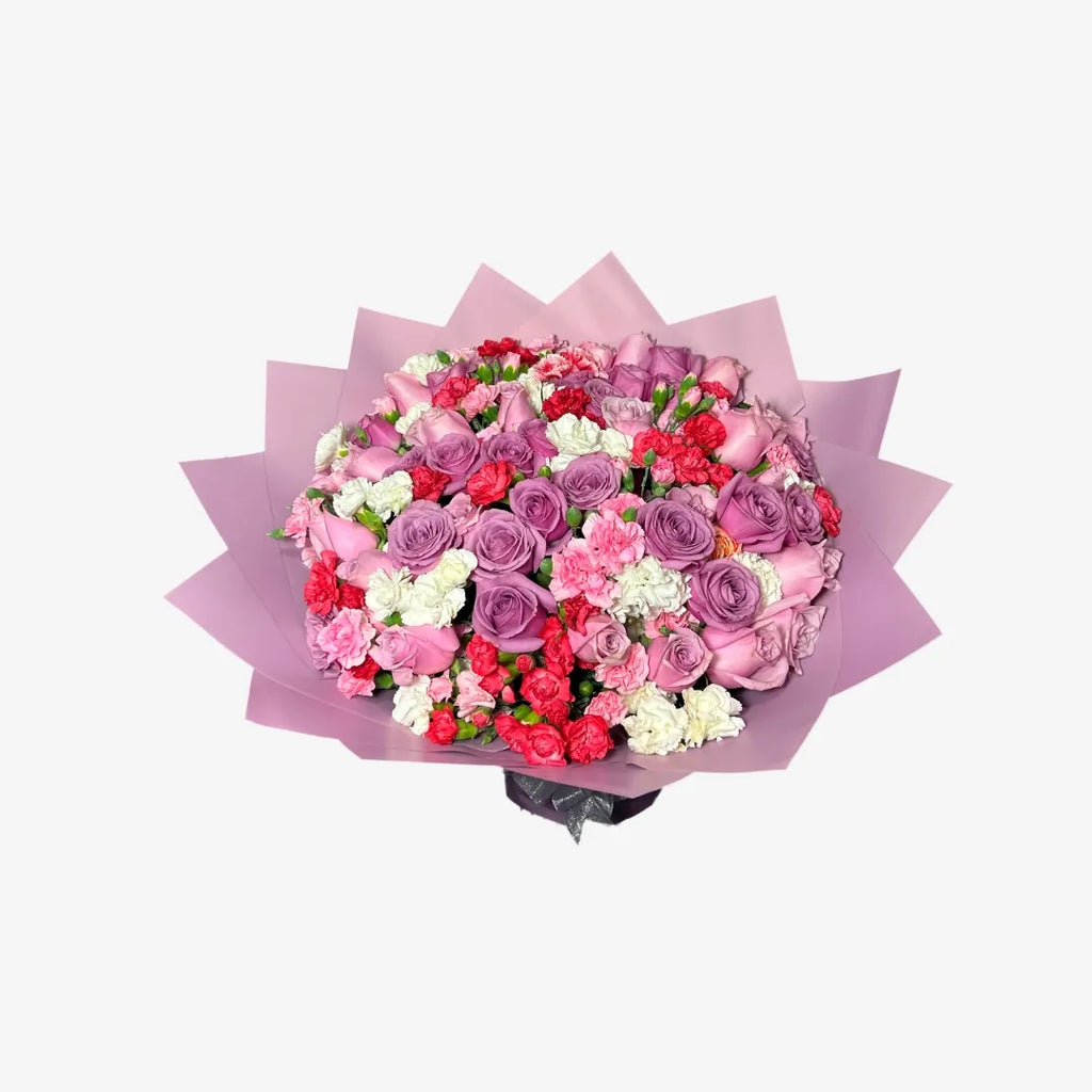 Bouquet of 50 Roses and Accessories