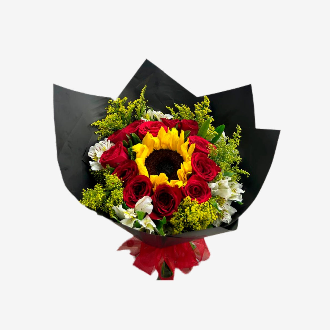 Ramo de 12 Rosas Rojas con Girasol y Follaje