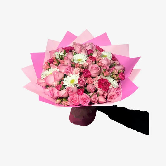Ramo Encanto Floral: 50 Rosas, Gerberas y Mini Rose