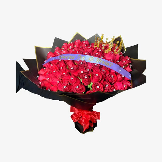 Ramo de 100 Rosas con Corona, Listón Personalizado y Piedras