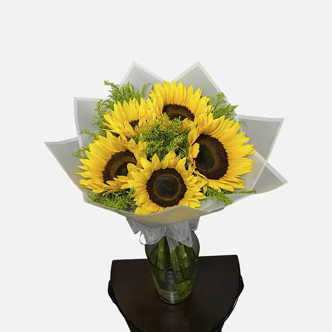 Ramo de 5 girasoles y complementos