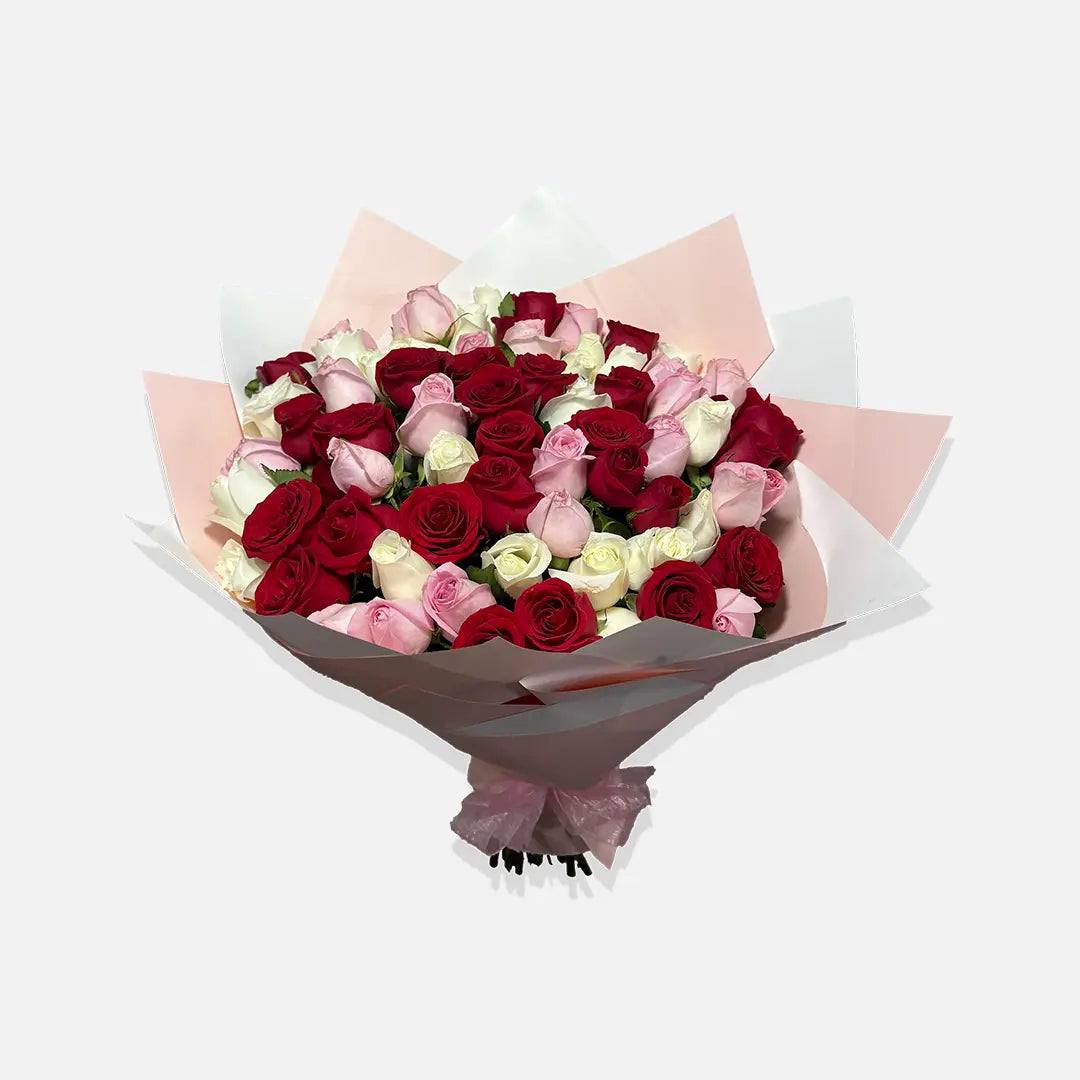 Ramo de 50 Rosas Mixtas – Rojo, Rosa y Blanco